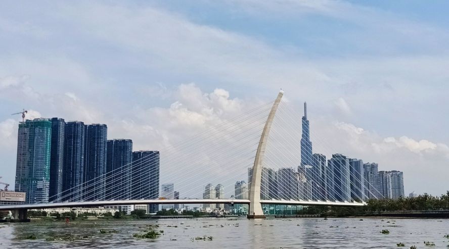 西贡河畔好风光。