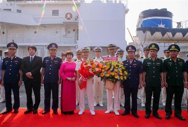 日本海岸警卫队巡逻舰访问岘港