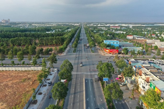 今年，平阳省将大力推动经过当地的环市四路-胡志明市项目。图为此项目经过槟椥市美福工业区、已完成并投入运作的路段。