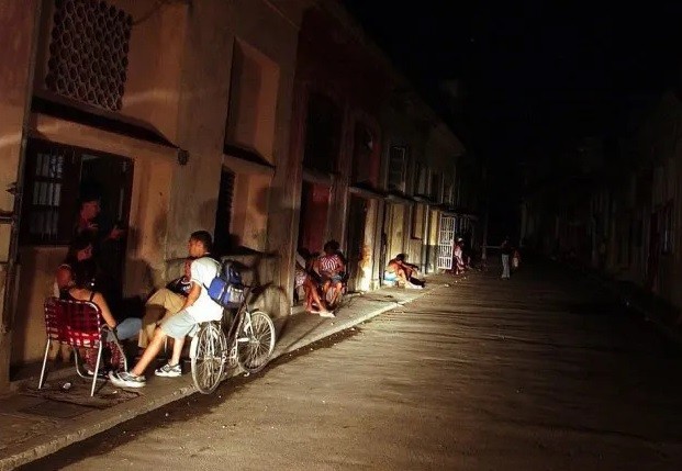 古巴9个省当地时间21日因输电线路故障发生断电。9天内，古巴已三次发生大面积断电。（图：Havana Times）