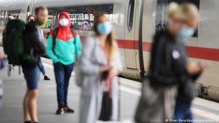 德国已从 2月2日起取消乘坐长途公共交通工具时必须佩戴口罩的规定。（图：Getty Images）