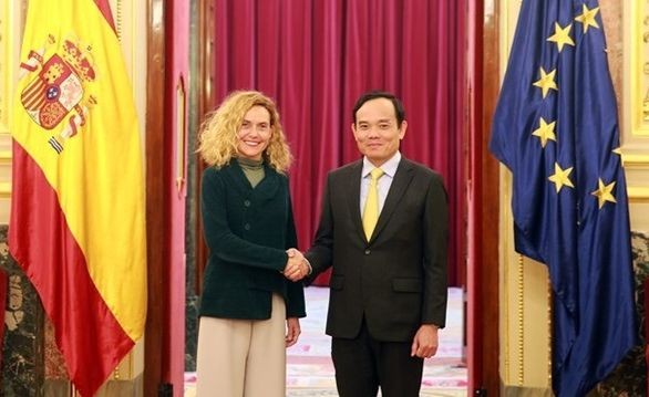 政府副总理陈留光会见西班牙众议院议长梅里特塞尔‧巴特。（图：越通社）