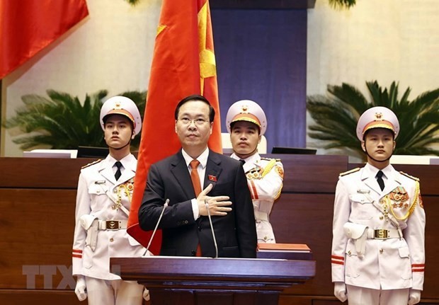 越南社会主义共和国主席武文赏宣誓就职。（图：越通社）