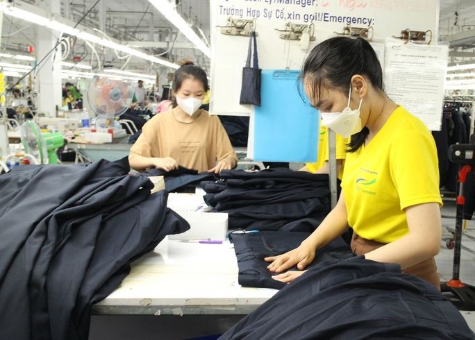 莲芳纺织品成衣股份公司（守德市）的女劳工一直获得周全地关怀。