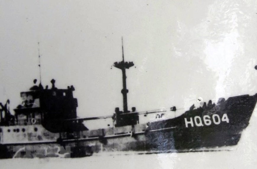 在1988年3月14日捍卫祖国的海洋岛屿主权战斗中被敌军击沉的编号HQ 604船。