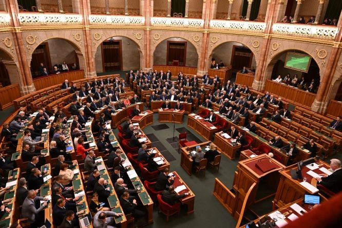 匈牙利国会27日投票批准芬兰加入北约的申请。（图：AFP）