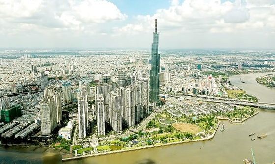 胡志明市崭新繁荣的市容辉映着越南欣欣向荣的社会经济。
