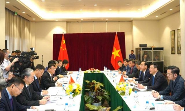 阮鸿延部长高度评价广西省在越南与中国合作大局中的特殊地位、作用。