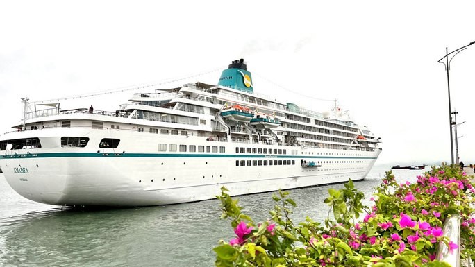 市旅游厅指出，本市目前未设有专接待国际客轮的港口。图为今年3月抵达本市港口的阿玛 德亚邮轮。