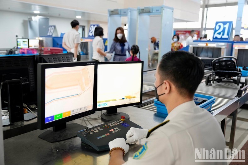 内牌机场加大确保安宁监控措施。（图：人民报）