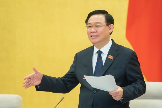 国会主席王廷惠在会议上致开幕词。