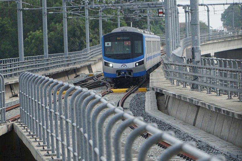 地铁1号线已开始进行各路段试运。