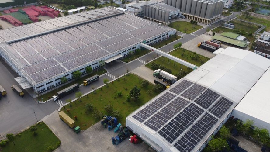 在一期阶段，SABECO已投资逾1000亿元在旗下若干工厂的屋顶安装太阳能发电系统，最大功率为9兆瓦特。