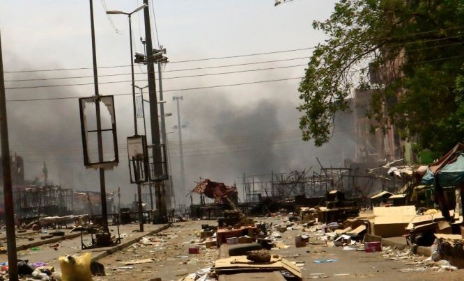 这是4月18日在苏丹喀土穆拍摄的街头景象。（图：新华社）