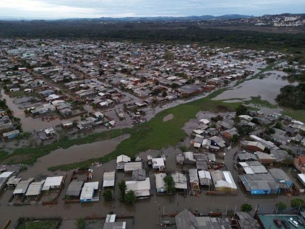 6月17日，在巴西南里奥格兰德州圣莱奥波尔多发生温带气旋后暴雨造成的破坏和洪水。（图：路透社）