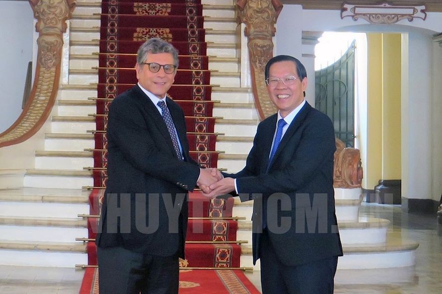 市人委会主席潘文迈接见巴西驻越南大使马尔科‧​法拉尼。（图：市党部新闻网）