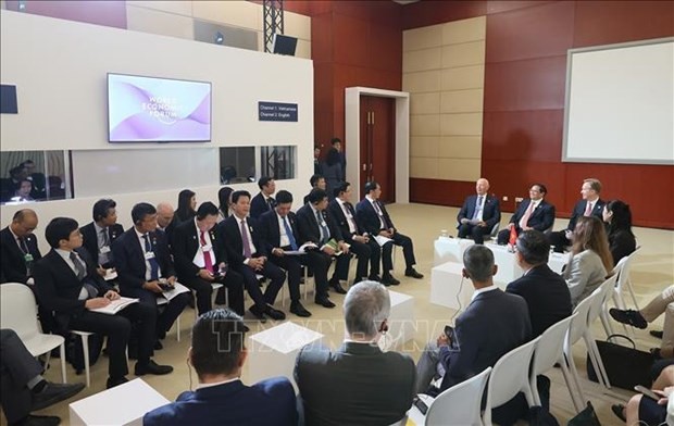 政府总理范明政出席越南与世界经济论坛（WEF）国家战略对话会。（图：越通社）