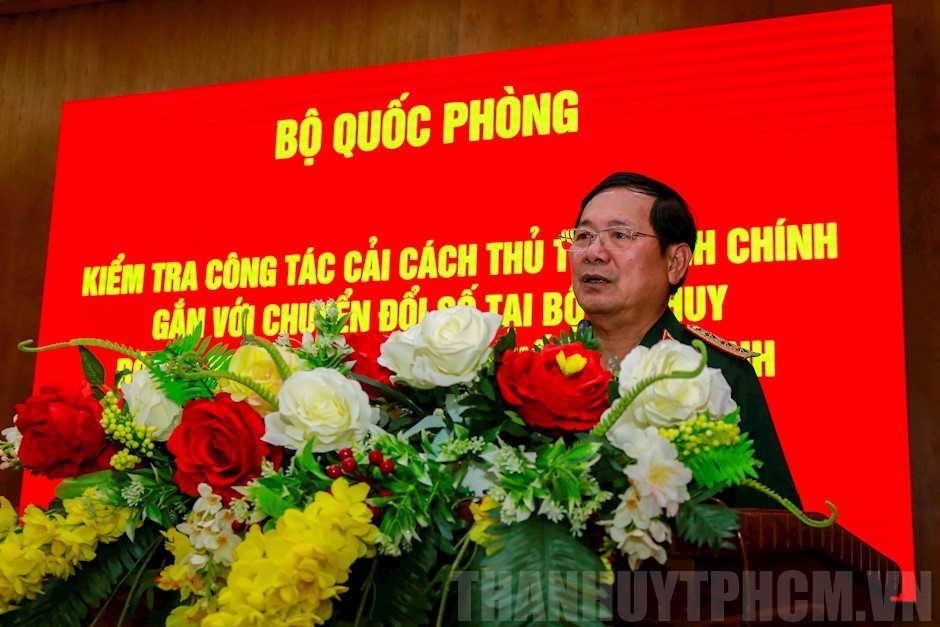 国防部副部长黎辉咏上将在会上发言。（图：市党部新闻网）