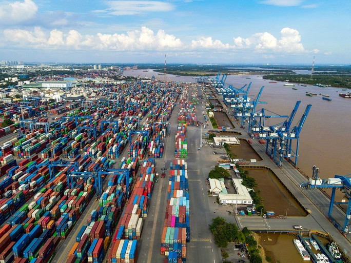 过高的物流开支对国内进出口企业的竞争力造成巨大的影响。图为本市桔莱港。