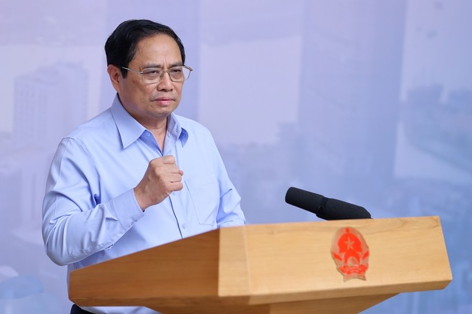 政府总理范明政肯定决心与胡志明市同行落实第98号《决议》。