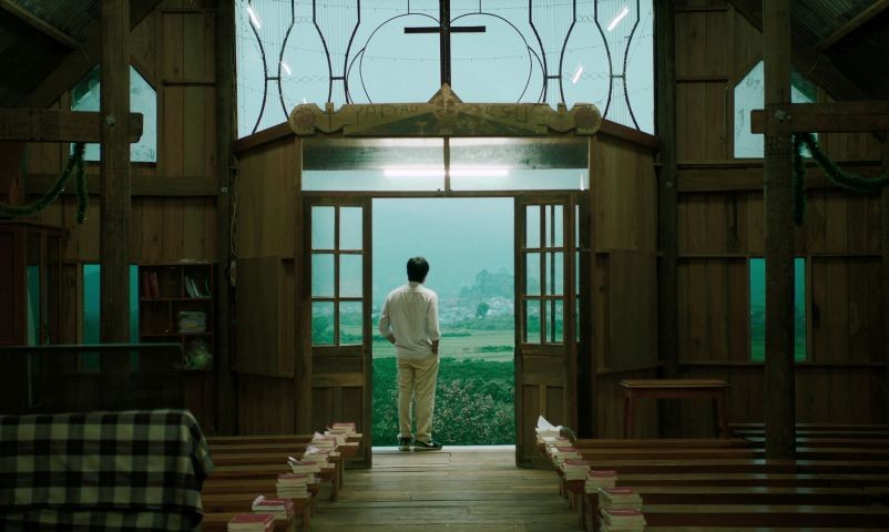导演范天恩的《金色茧房》将于8月上映。