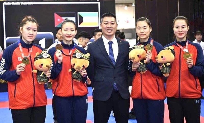 越南队夺得女子团体组手决赛金牌。（图：互联网）