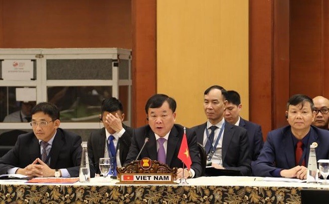越南国防部副部长黄春战上将率领国防部高级代表团出席。（图：越通社）