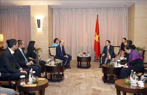 越南国会主席王廷惠会见Traveloka联合创始人阿尔伯特。
