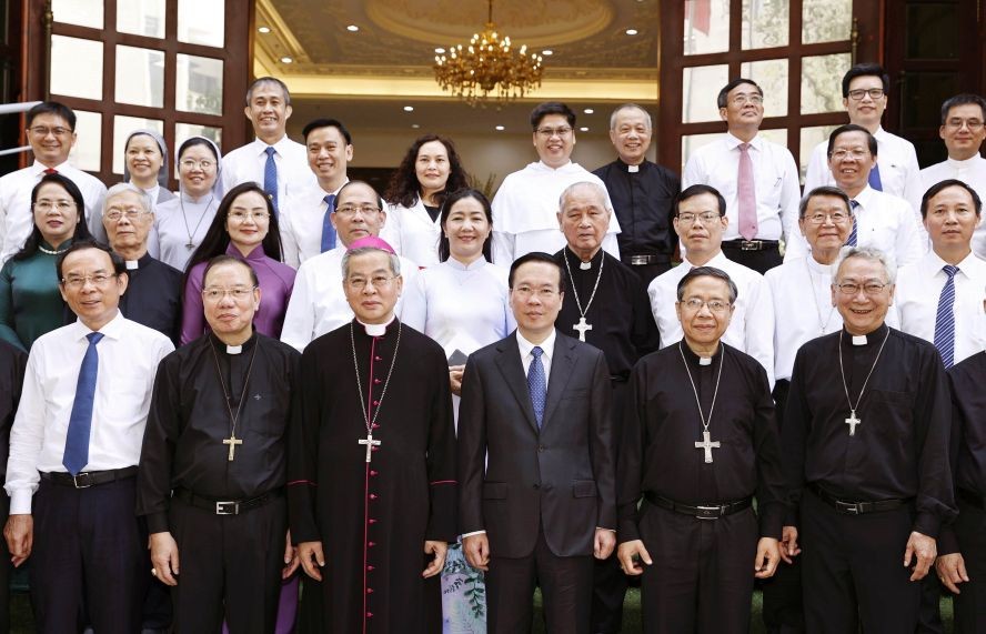国家主席探望越南主教委员会