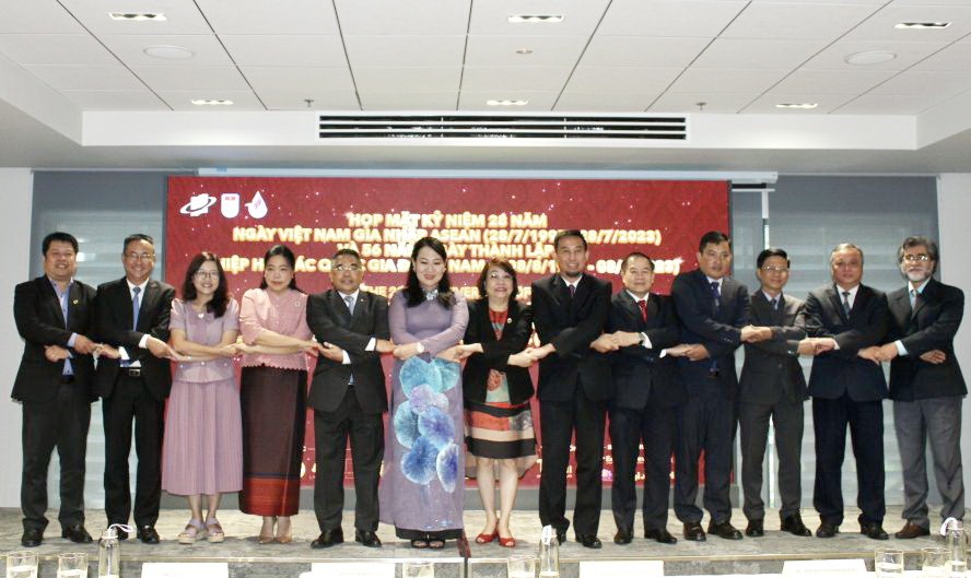 庆祝越南加入东盟 28周年