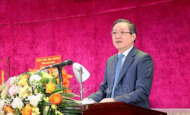 越南农民会中央执委会主席梁国段在会上致开幕词。（图：越通社）