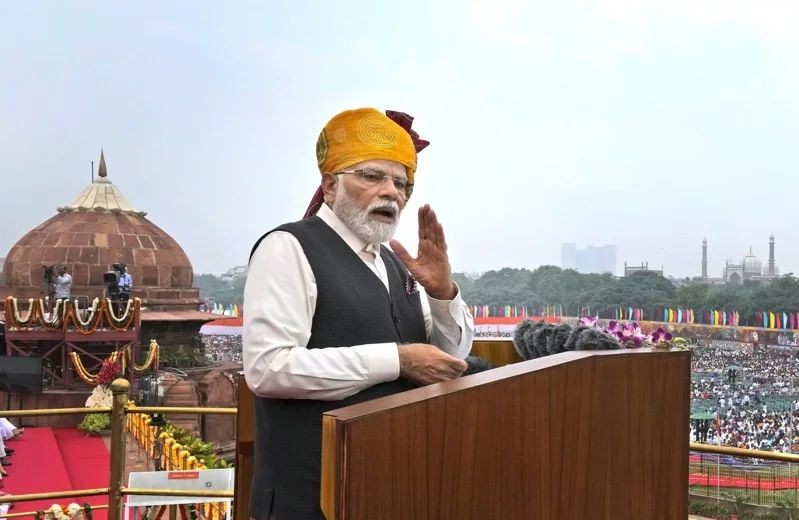 印度总理莫迪就印度第77届独立日发表讲话，承诺印度将在未来五年内成为世界第三大经济体。（图：AP）