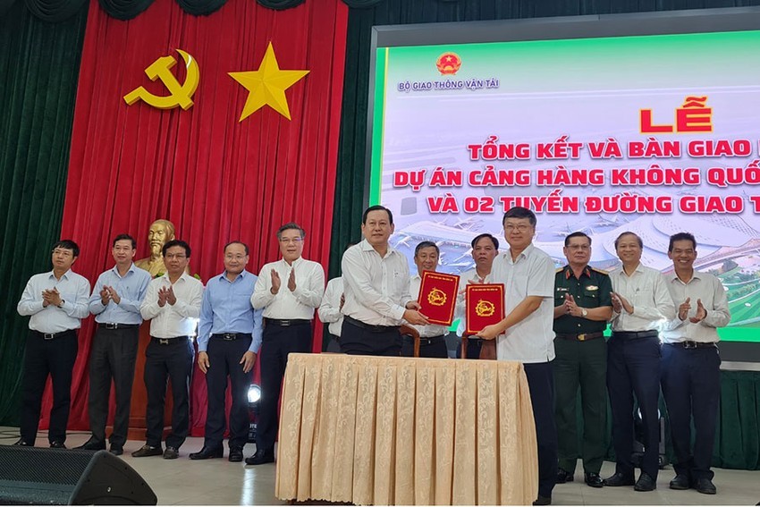 在8月25日，同奈省资源与环境厅厅长邓明德已签署向越南航空港总公司（ACV）移交项目建设用地的协议。