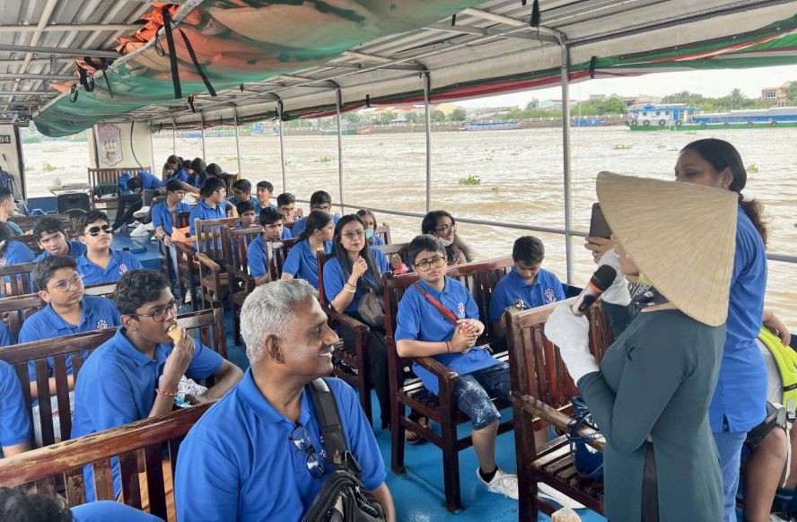外国游客参观湄公河旅程。（图：Saigontourist）