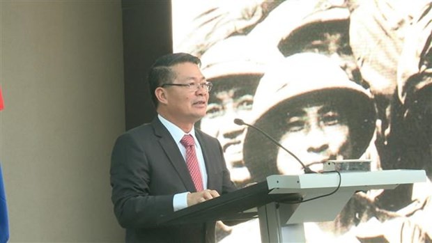 越南驻古巴大使黎青松在庆典上发表讲话。（图：越通社）