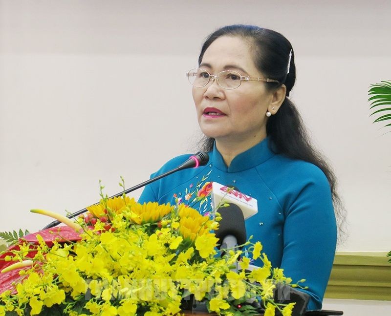 市人民议会主席阮氏丽在研讨会上发表讲话。（图：市党部新闻网）