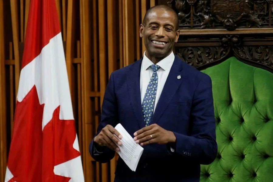 来自魁北克的众议员弗格斯成为加拿大史上首位国会众议院黑人议长。（图：路透社）