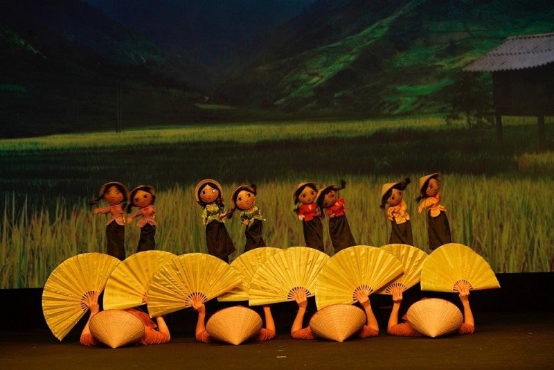 木偶戏节目已介绍越南舞台的特色。