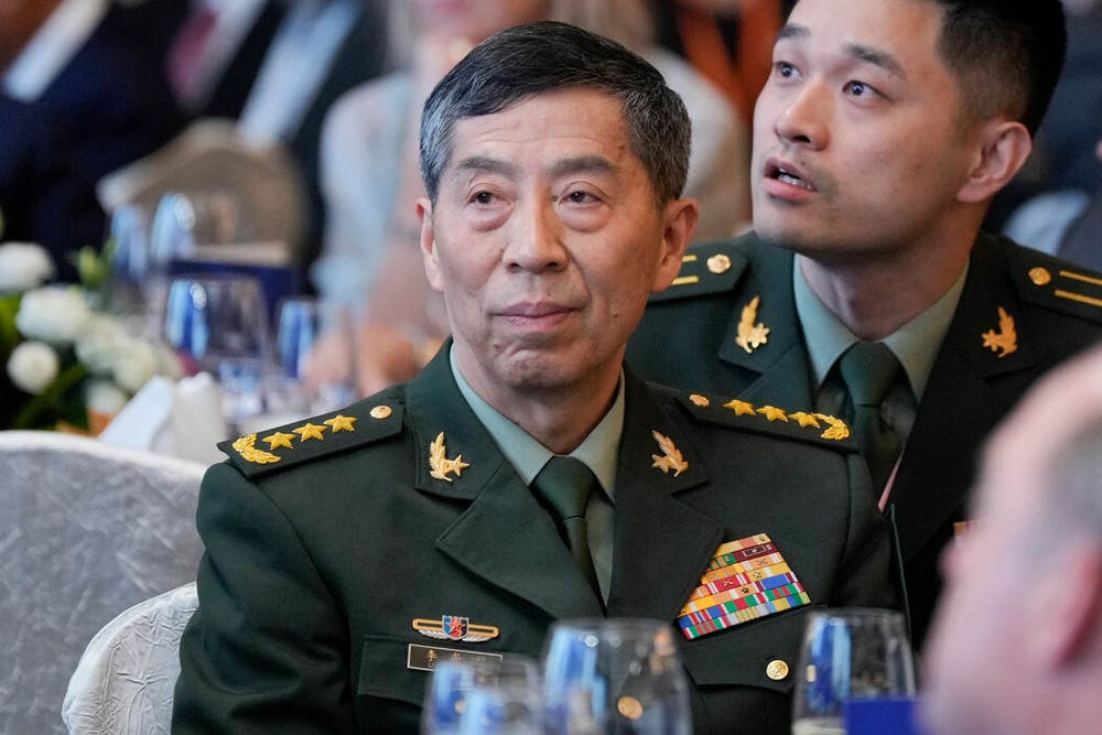 图为2023年6月2日，中国国防部长李尚福在新加坡出席第20届香格里拉对话。（图：AP）