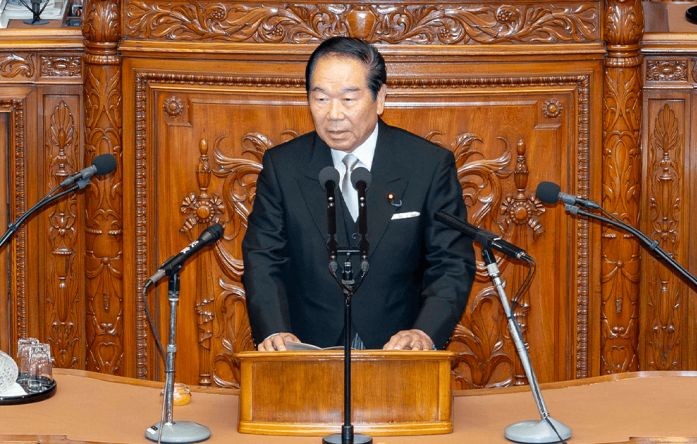 日本众议院议长额贺福志郎。（图：Getty Images）