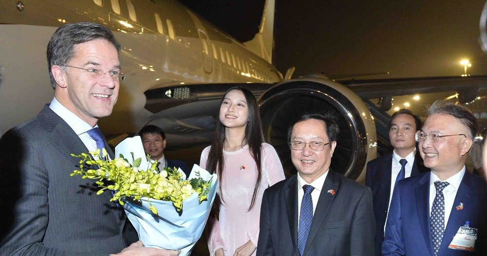 荷兰王国首相马克·吕特抵达河内，对越南进行正式访问。（图：人民报）