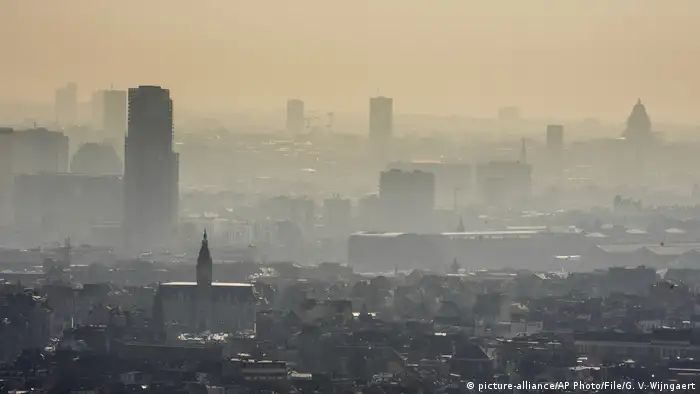 环境污染让很多人付出了生命的代价。（图：AP）