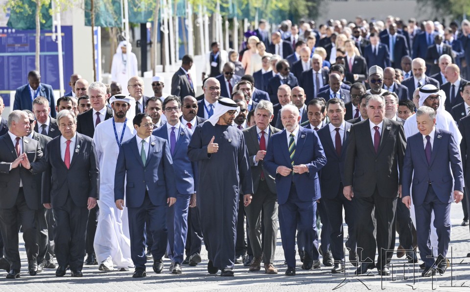 12月1日，各国首脑等参加在迪拜举行的COP28。（图：共同社）