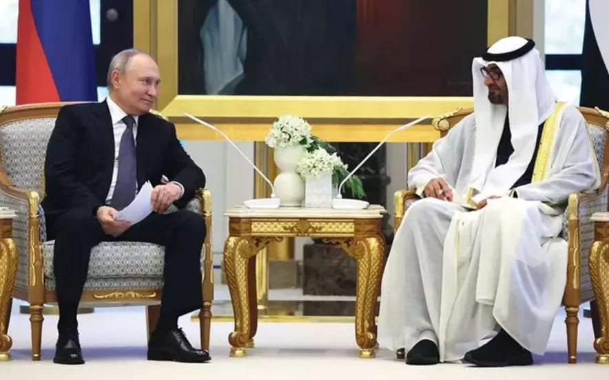 阿联酋总统谢赫穆罕默德·本·扎耶德与俄罗斯总统普京在阿布扎比举行会晤。（图：路透社）