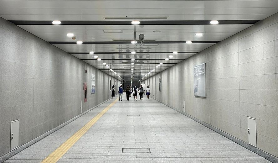 地铁1号线巴逊站地下空间。