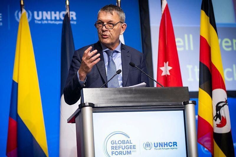 当地时间12月13日，联合国近东救济工程处总干事菲利普·拉扎里尼在全球难民论坛开幕式上发表讲话。（图：互联网）