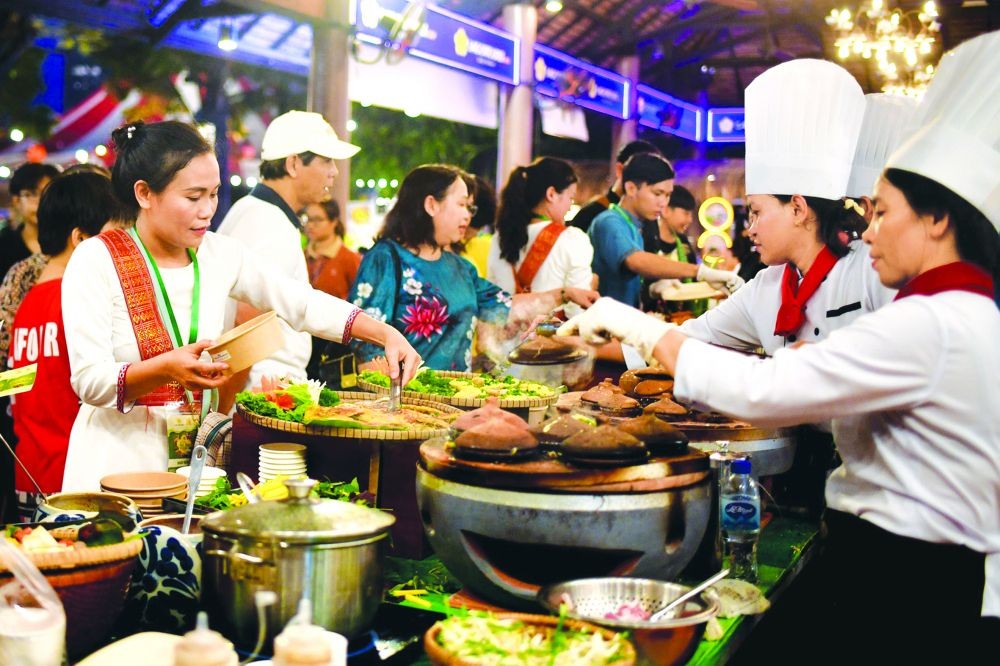 定期举办美食节乃吸引国内外游客的方法之一。
