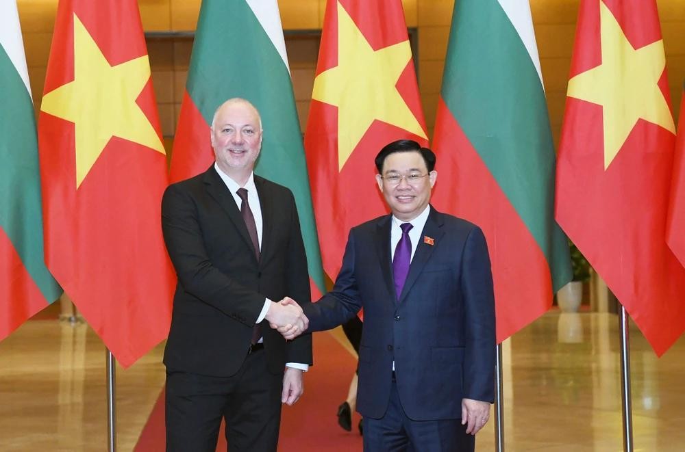 越南与保加利亚加强国防安全合作