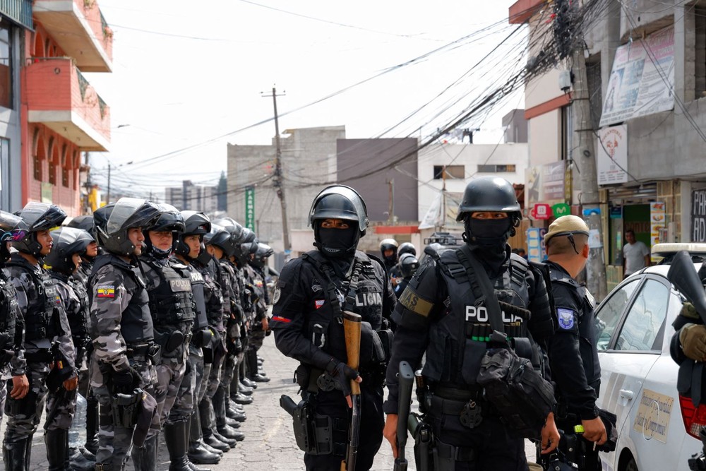 厄瓜多尔媒体称，毒枭阿道弗·马西亚斯可能从西南部监狱逃跑后，六所监狱发生骚乱，厄瓜多尔总统8日宣布，全国将进入60天紧急状态。（图：路透社）