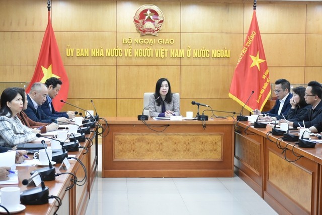 越南外交部海外越南人国家委员会在河内举办2024年年初新闻发布会。（图：越通社）